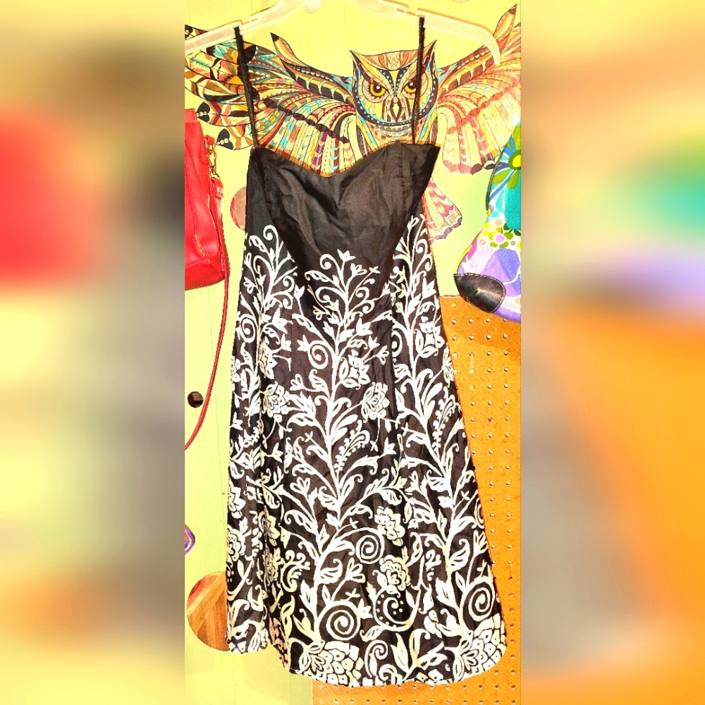 Gorgeous strapless dress, White House Black market